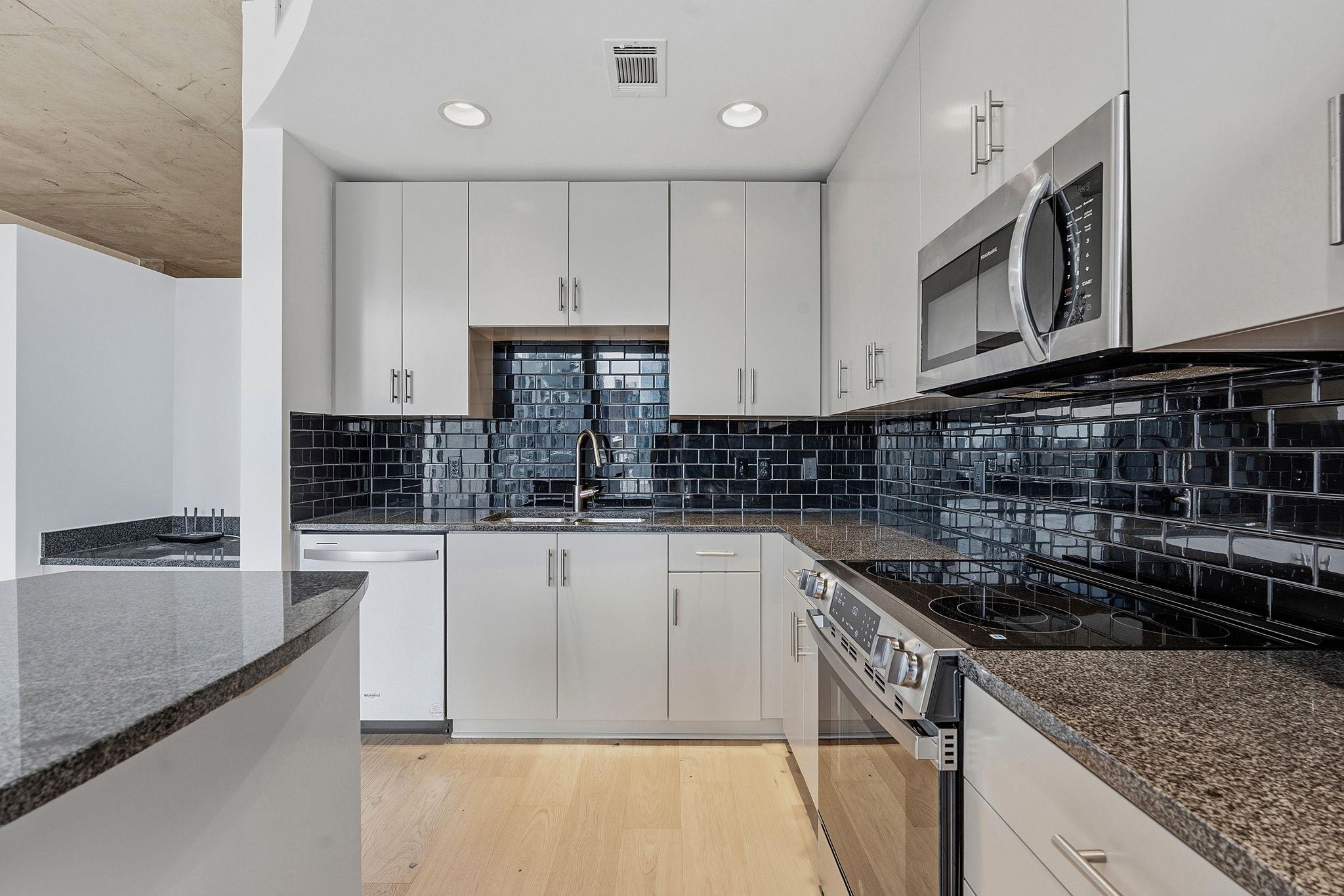 360 Nueces St # 1303, Austin, TX 78701