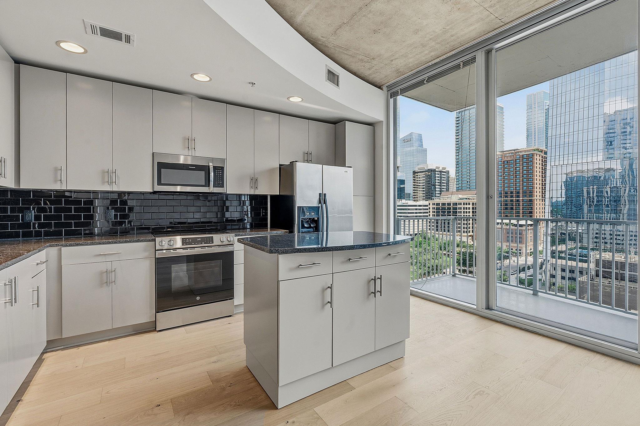360 Nueces St # 1303, Austin, TX 78701