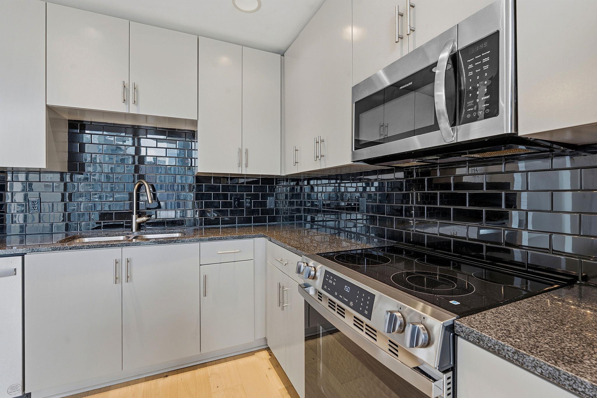 360 Nueces St # 1303, Austin, TX 78701