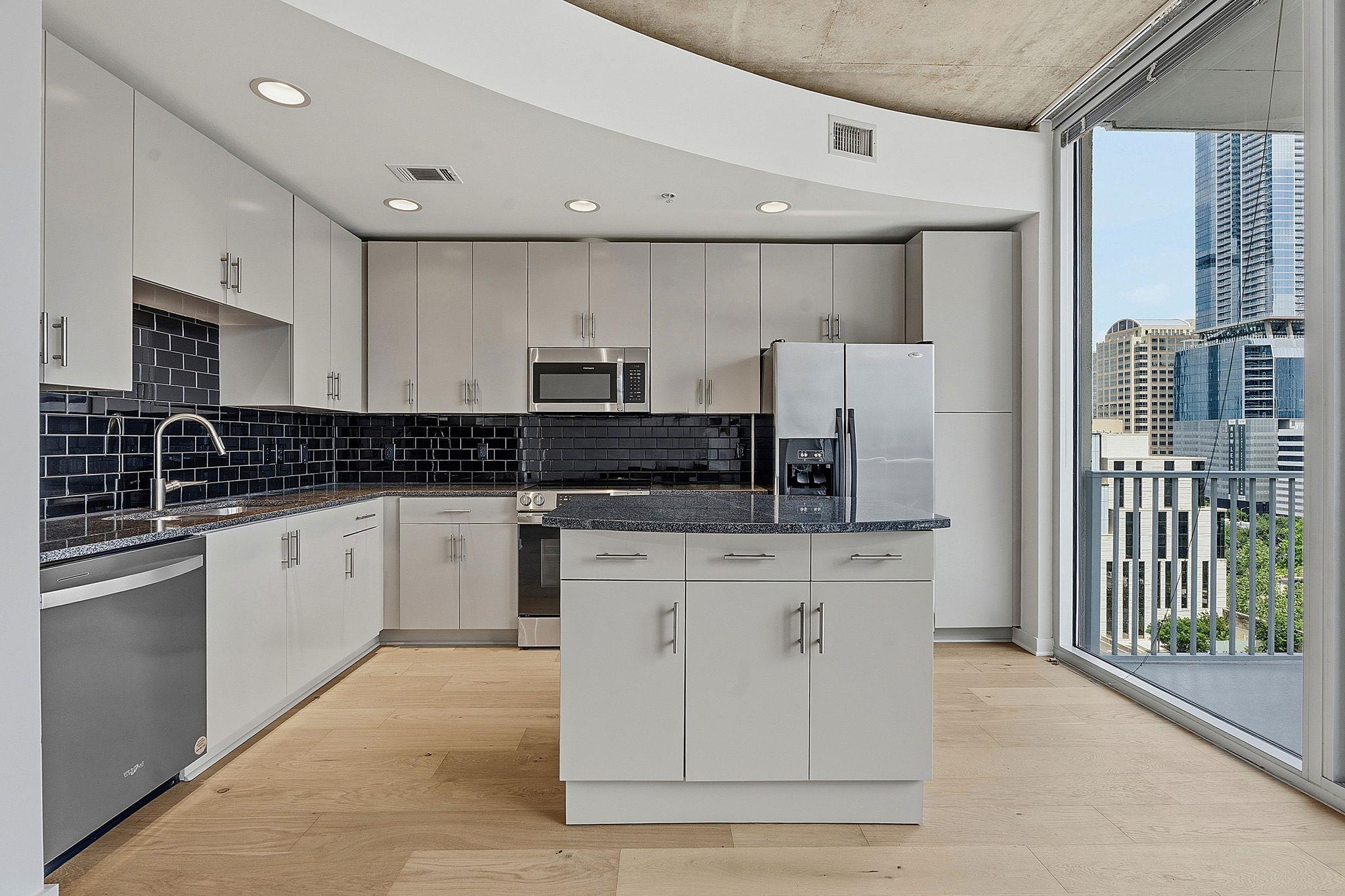 360 Nueces St # 1303, Austin, TX 78701