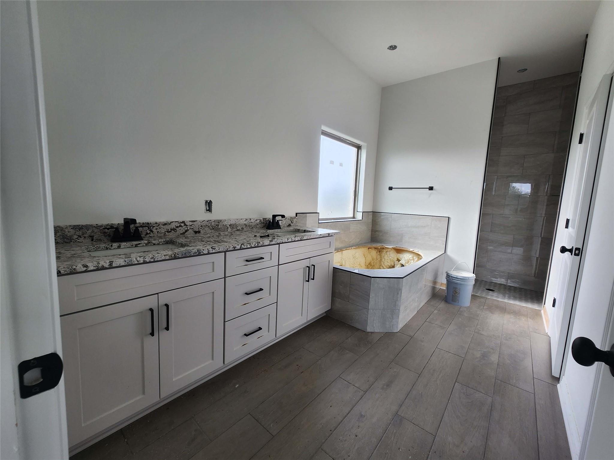 701 Golden Eagle Dr, Salado, TX 76571