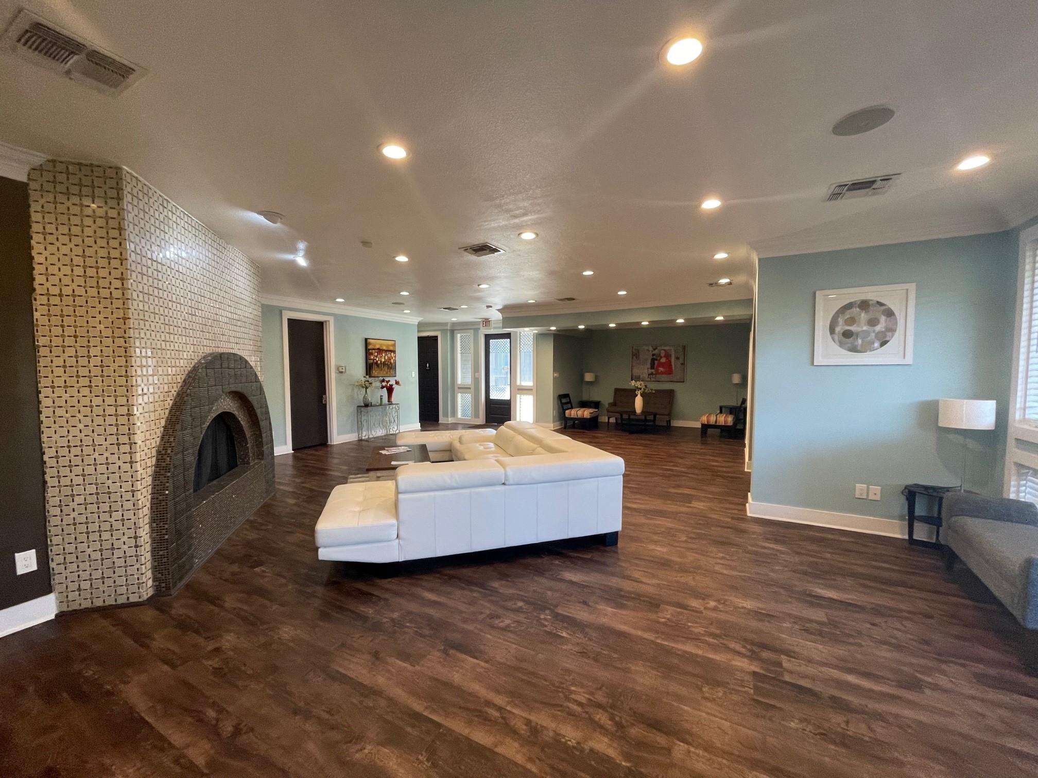935 La Posada Dr # 222, Austin, TX 78752