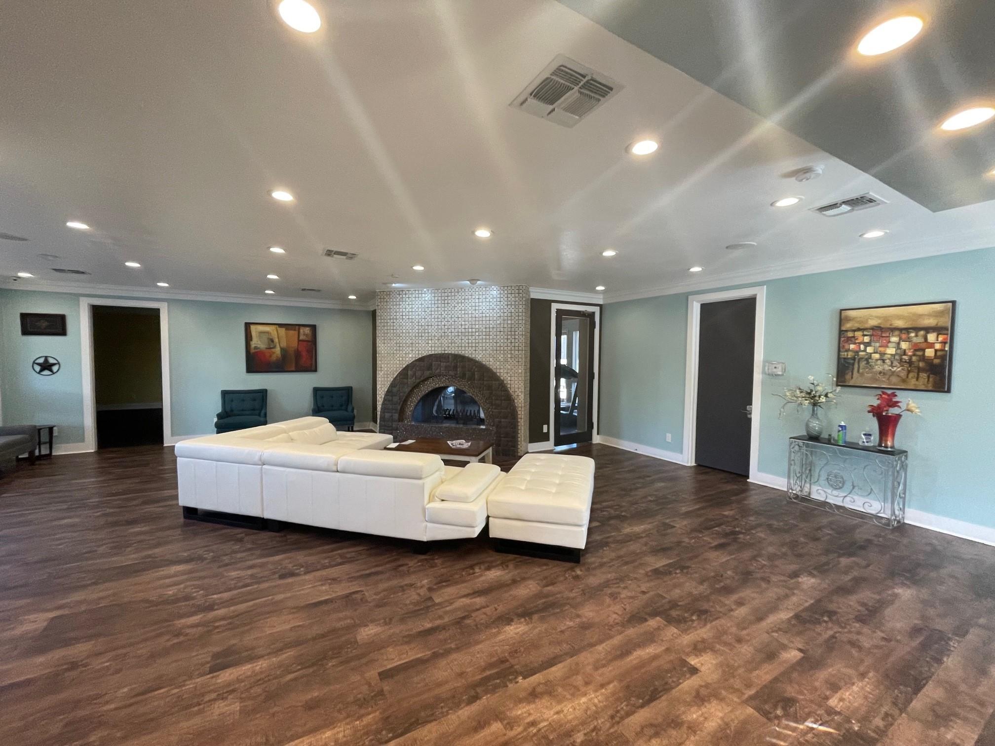 935 La Posada Dr # 222, Austin, TX 78752