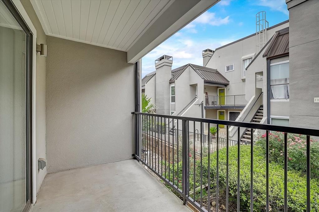 935 La Posada Dr # 222, Austin, TX 78752