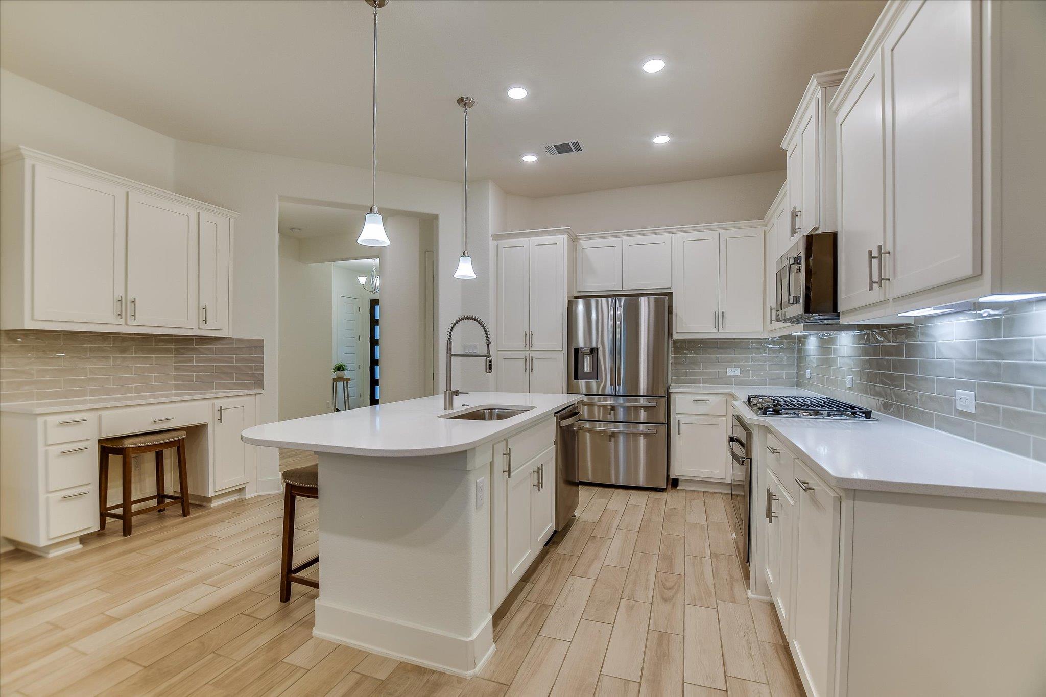 212 Olivia Dr # 117, Austin, TX 78738