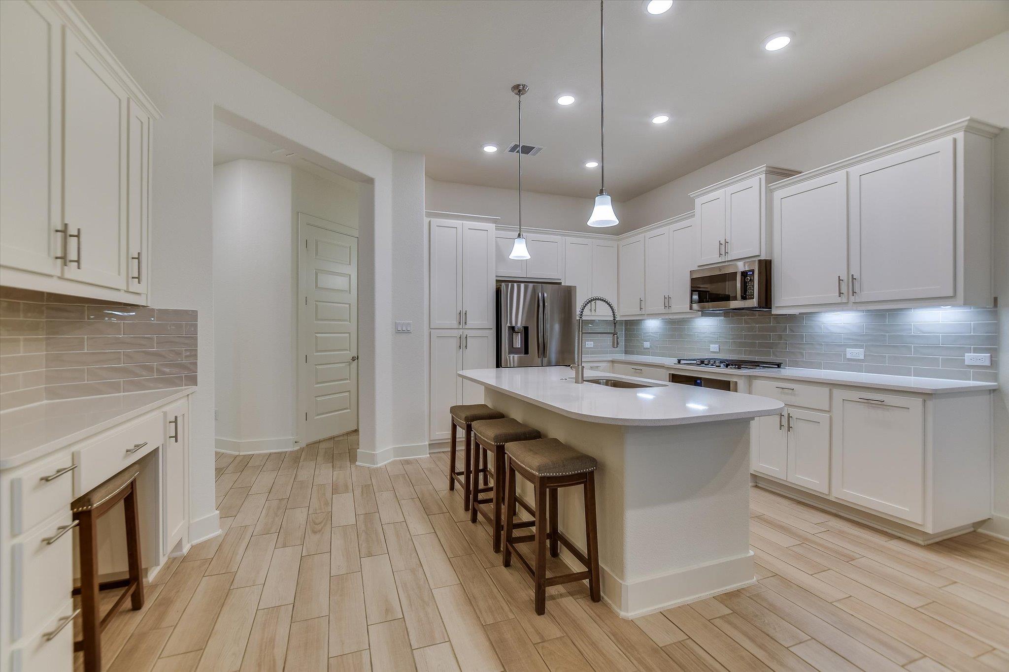 212 Olivia Dr # 117, Austin, TX 78738