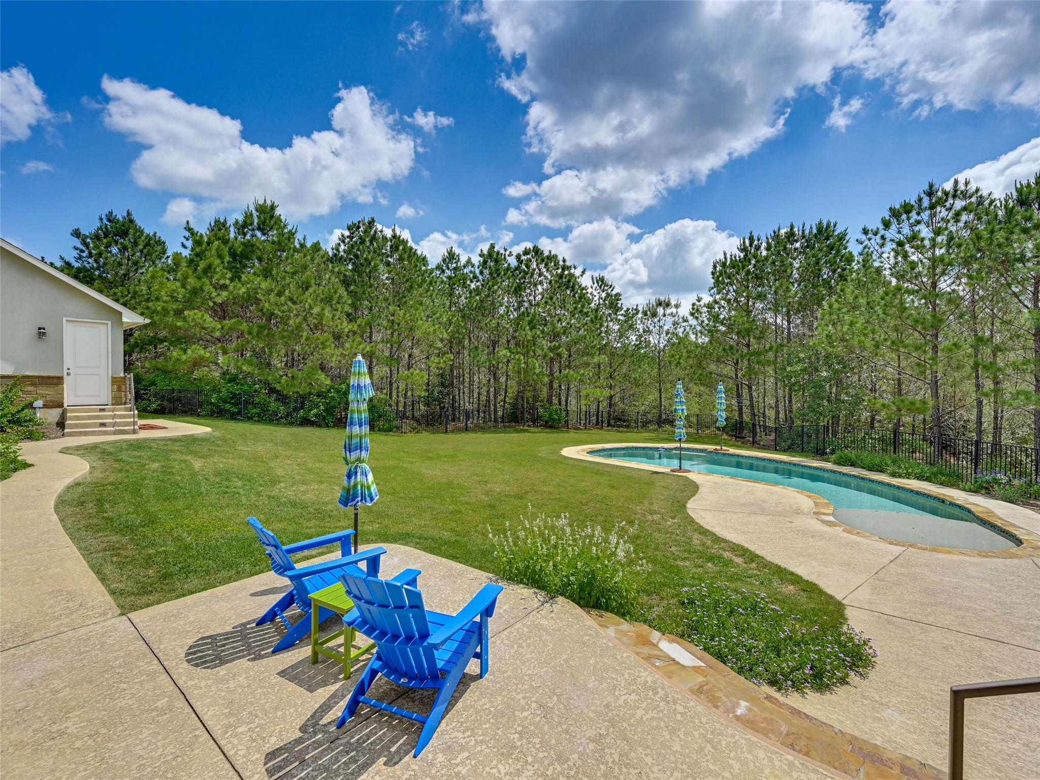 271 Tall Forest Dr, Bastrop, TX 78602