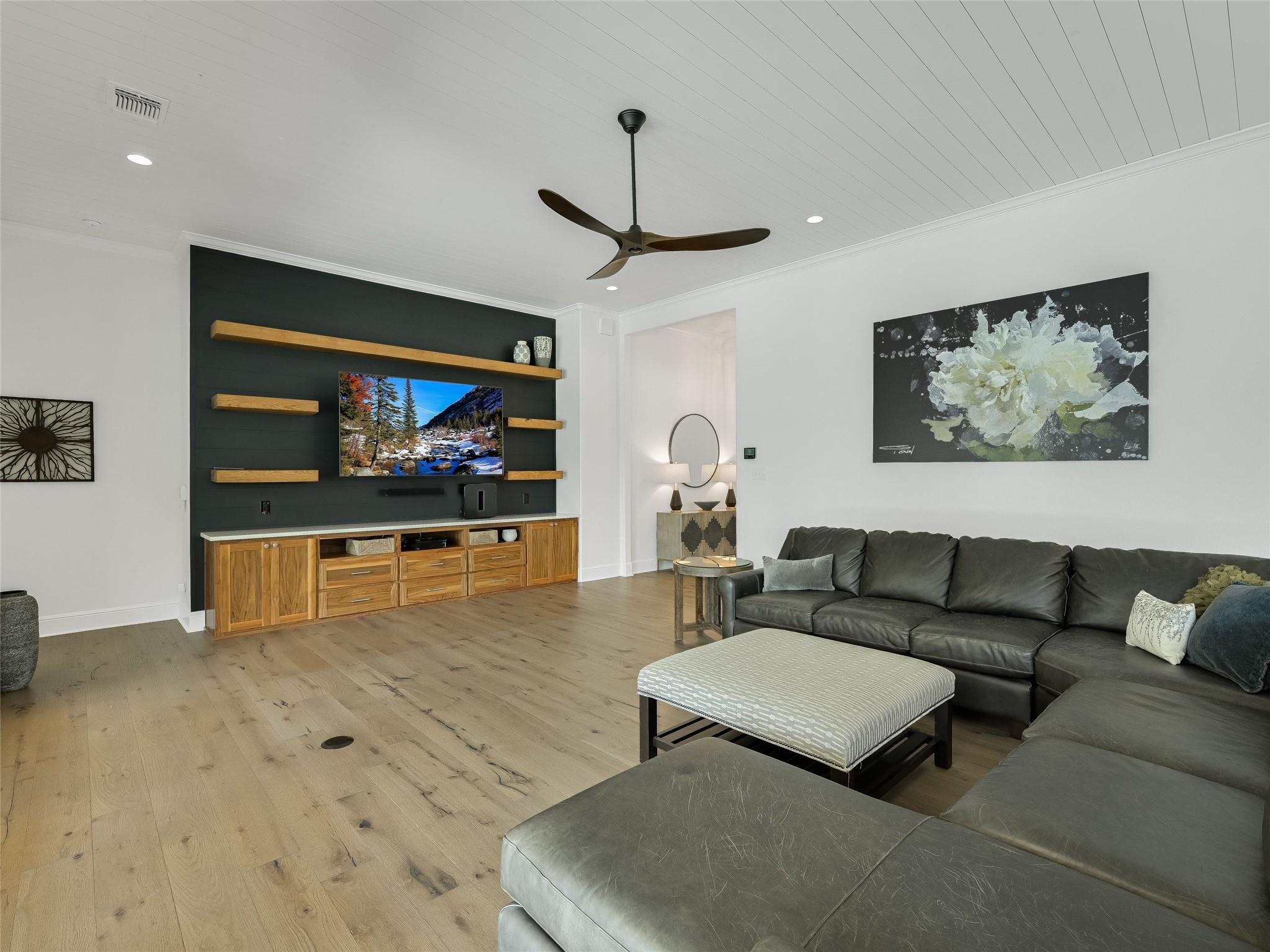 271 Tall Forest Dr, Bastrop, TX 78602