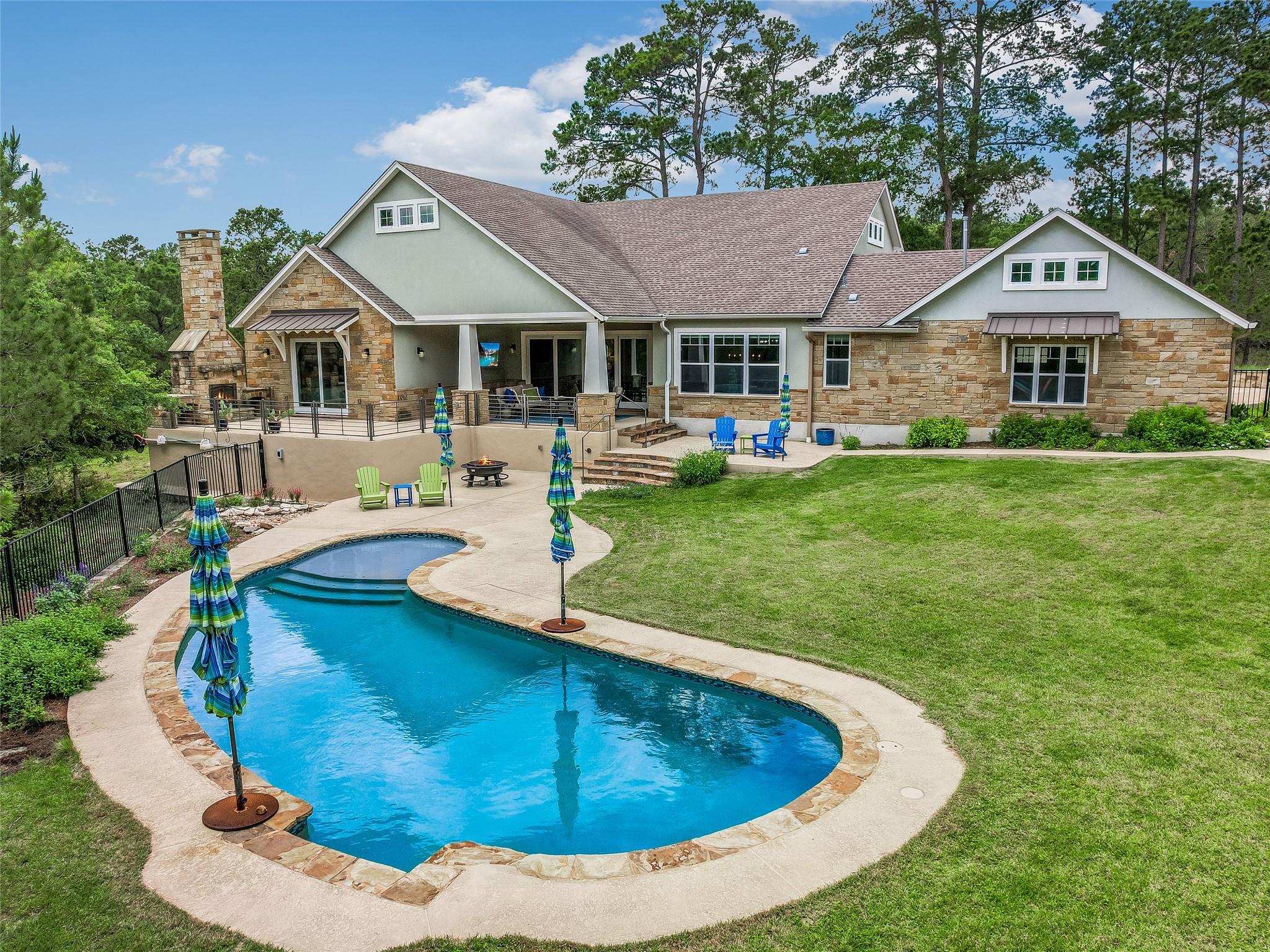 271 Tall Forest Dr, Bastrop, TX 78602