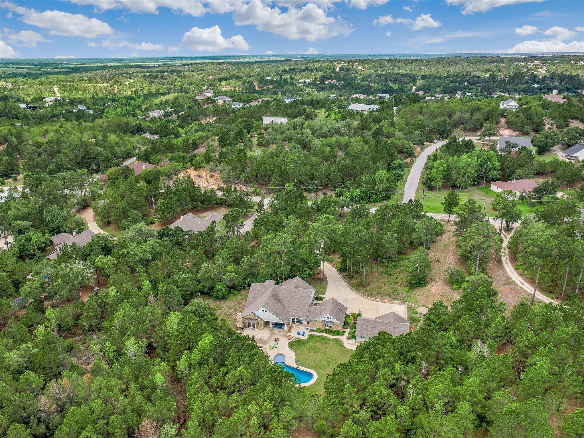 271 Tall Forest Dr, Bastrop, TX 78602
