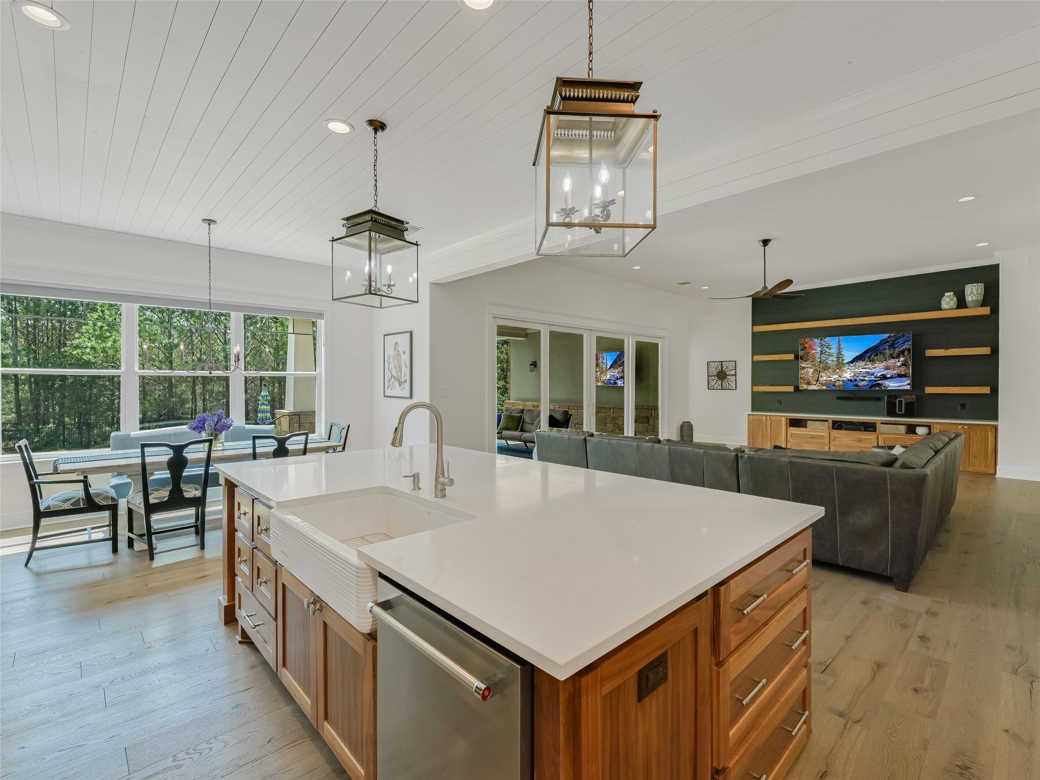 271 Tall Forest Dr, Bastrop, TX 78602