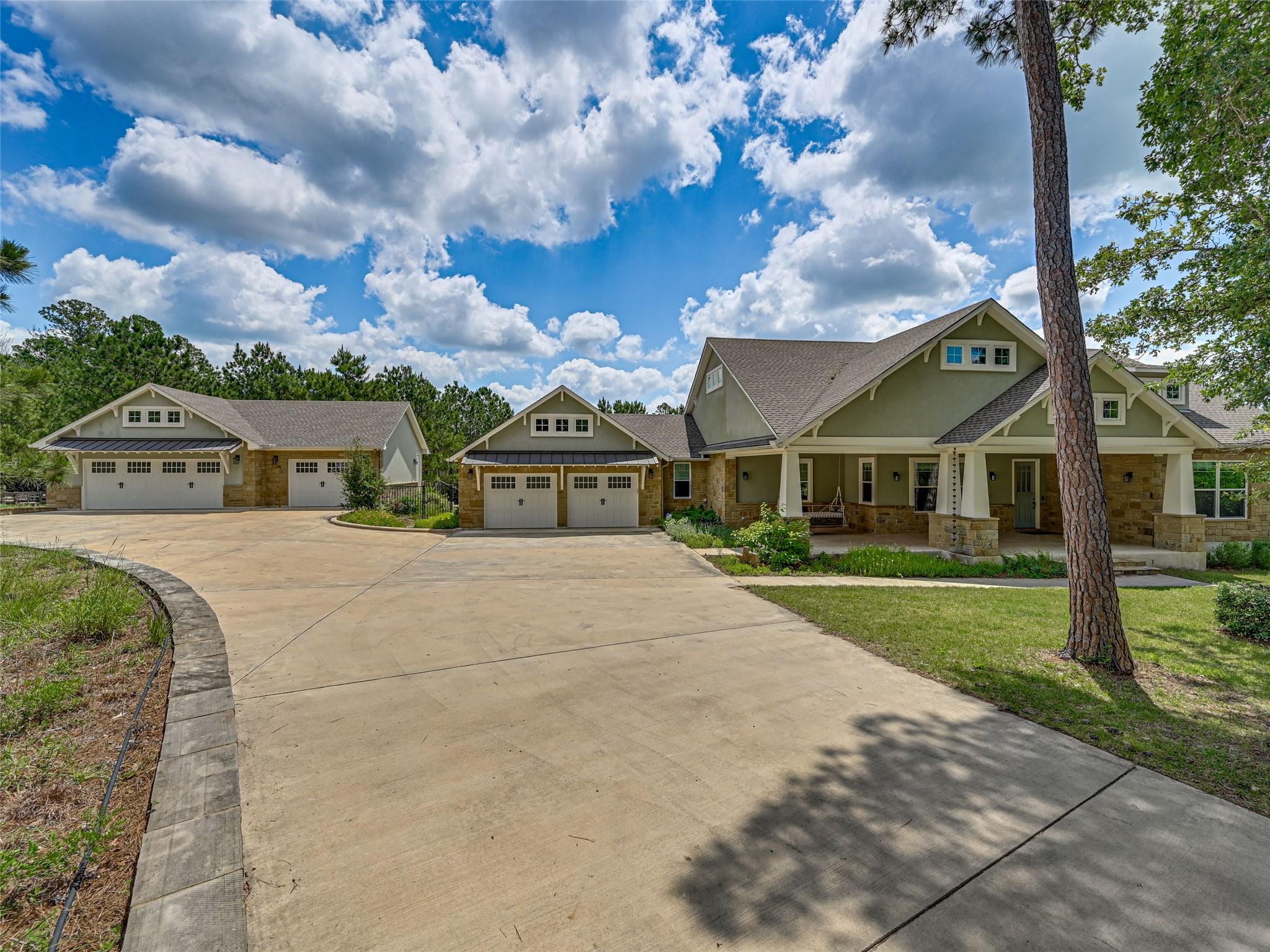 271 Tall Forest Dr, Bastrop, TX 78602