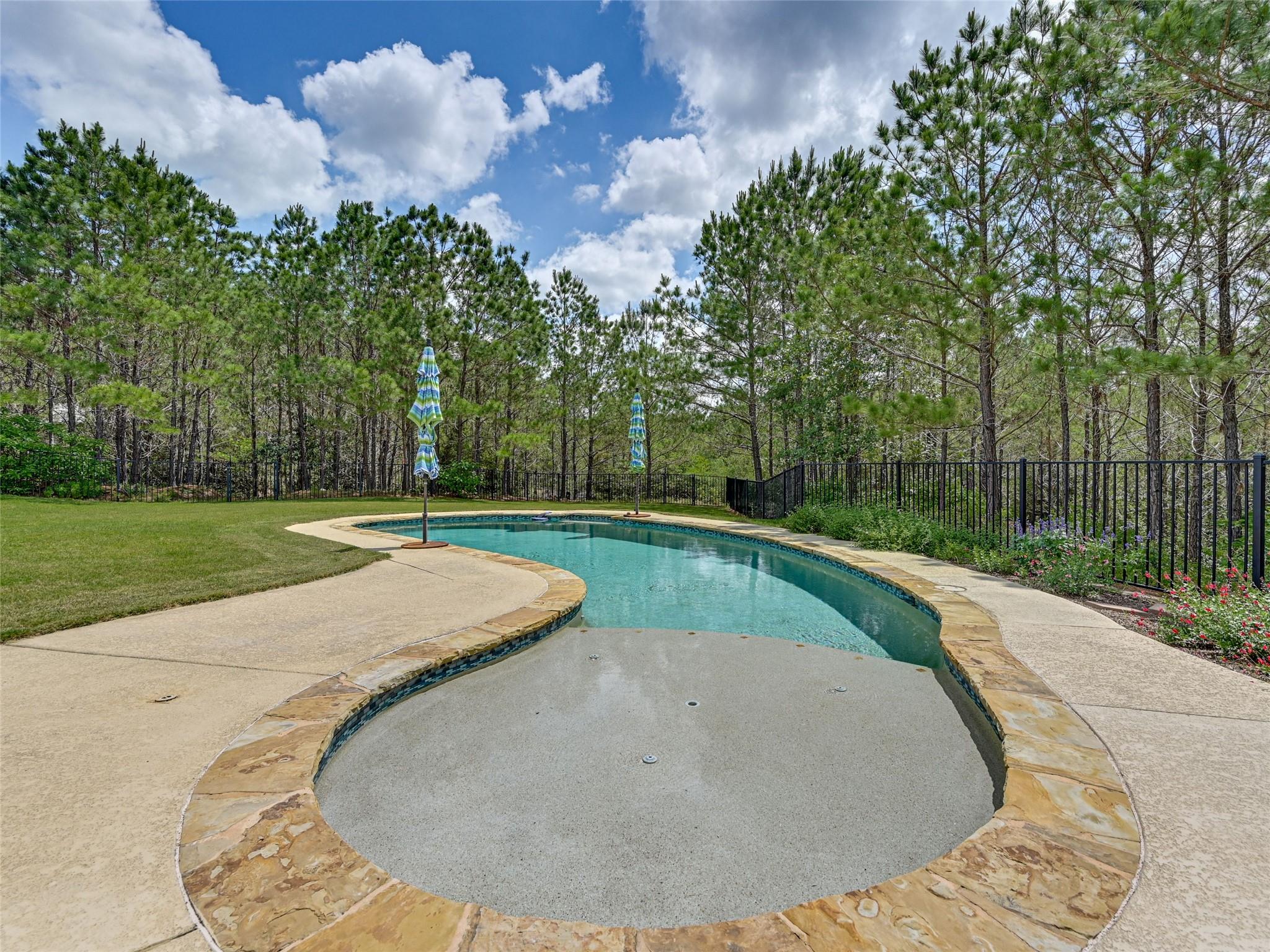 271 Tall Forest Dr, Bastrop, TX 78602