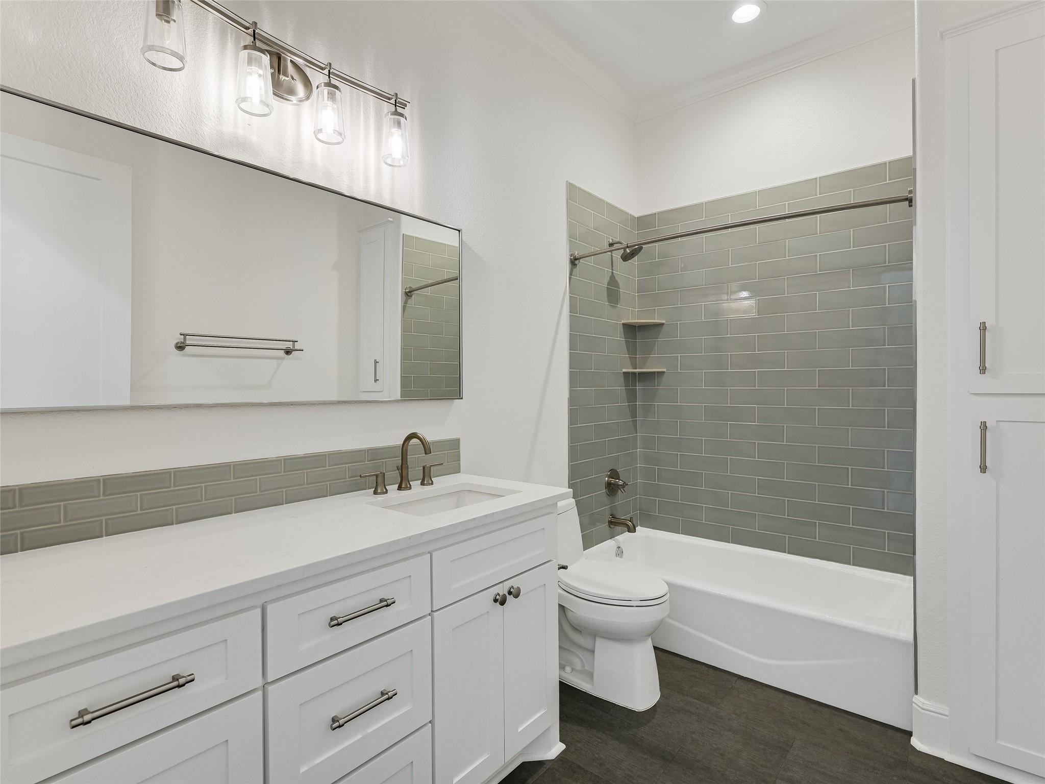 271 Tall Forest Dr, Bastrop, TX 78602