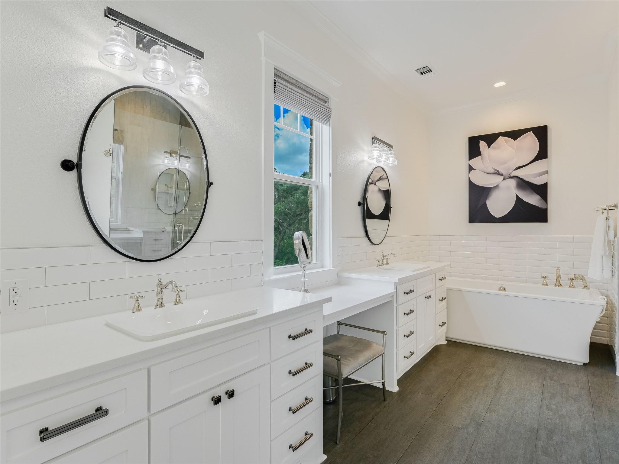 271 Tall Forest Dr, Bastrop, TX 78602