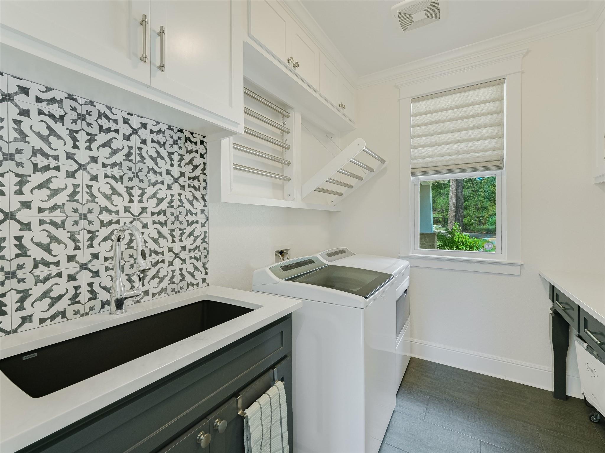 271 Tall Forest Dr, Bastrop, TX 78602