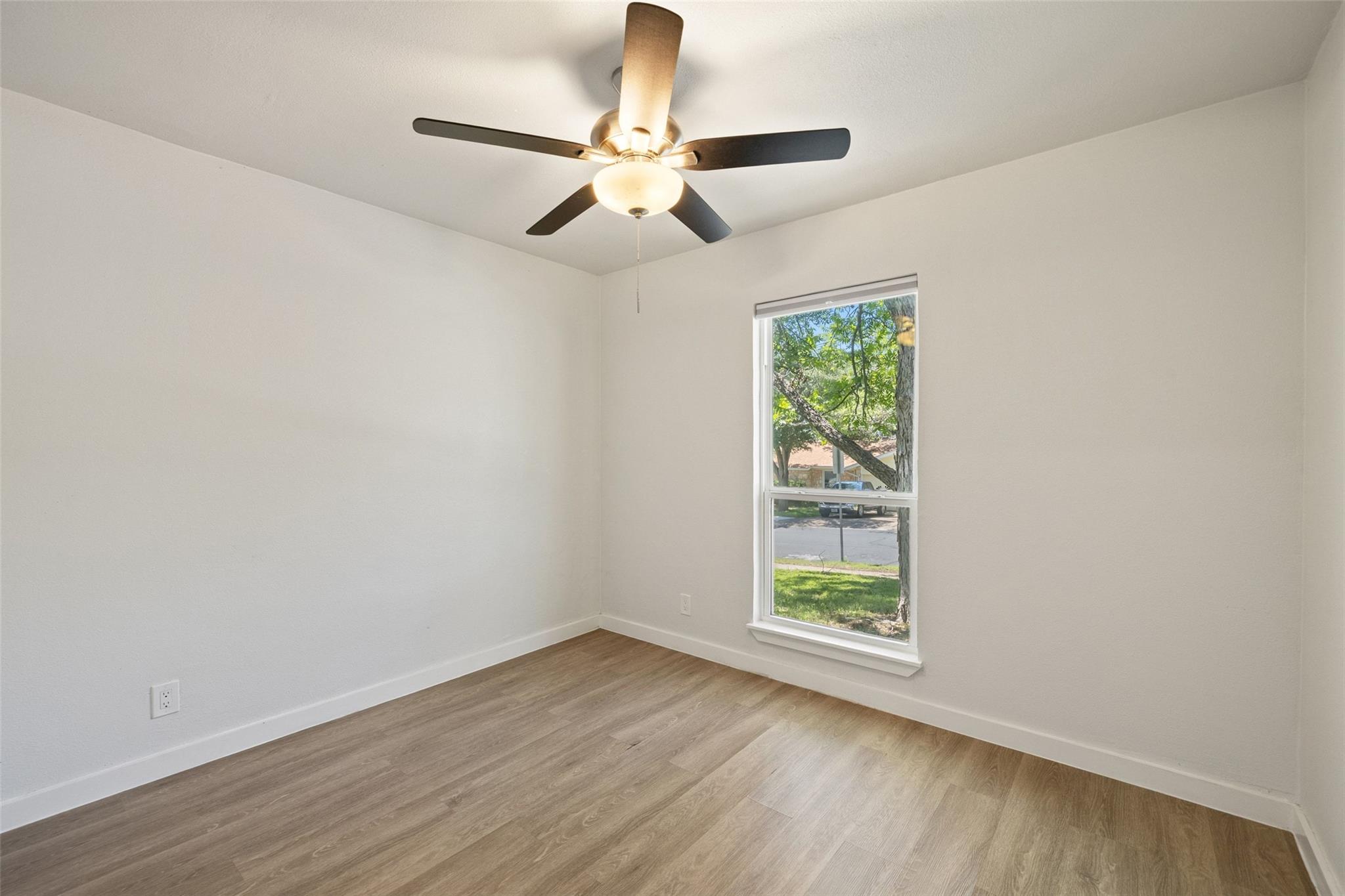 902 Hillside Oaks Dr, Austin, TX 78745