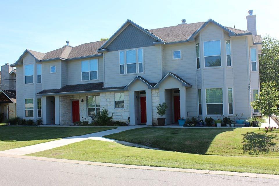 400 West St # C, Hutto, TX 78634