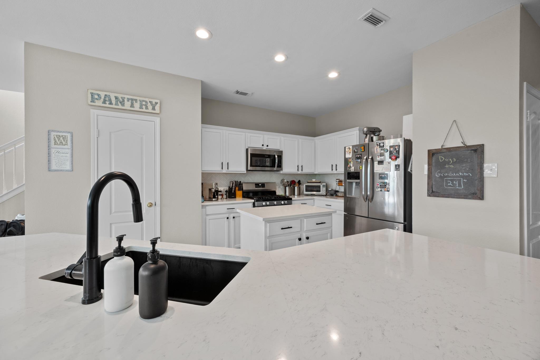 602 Kai Dr, Cedar Park, TX 78613
