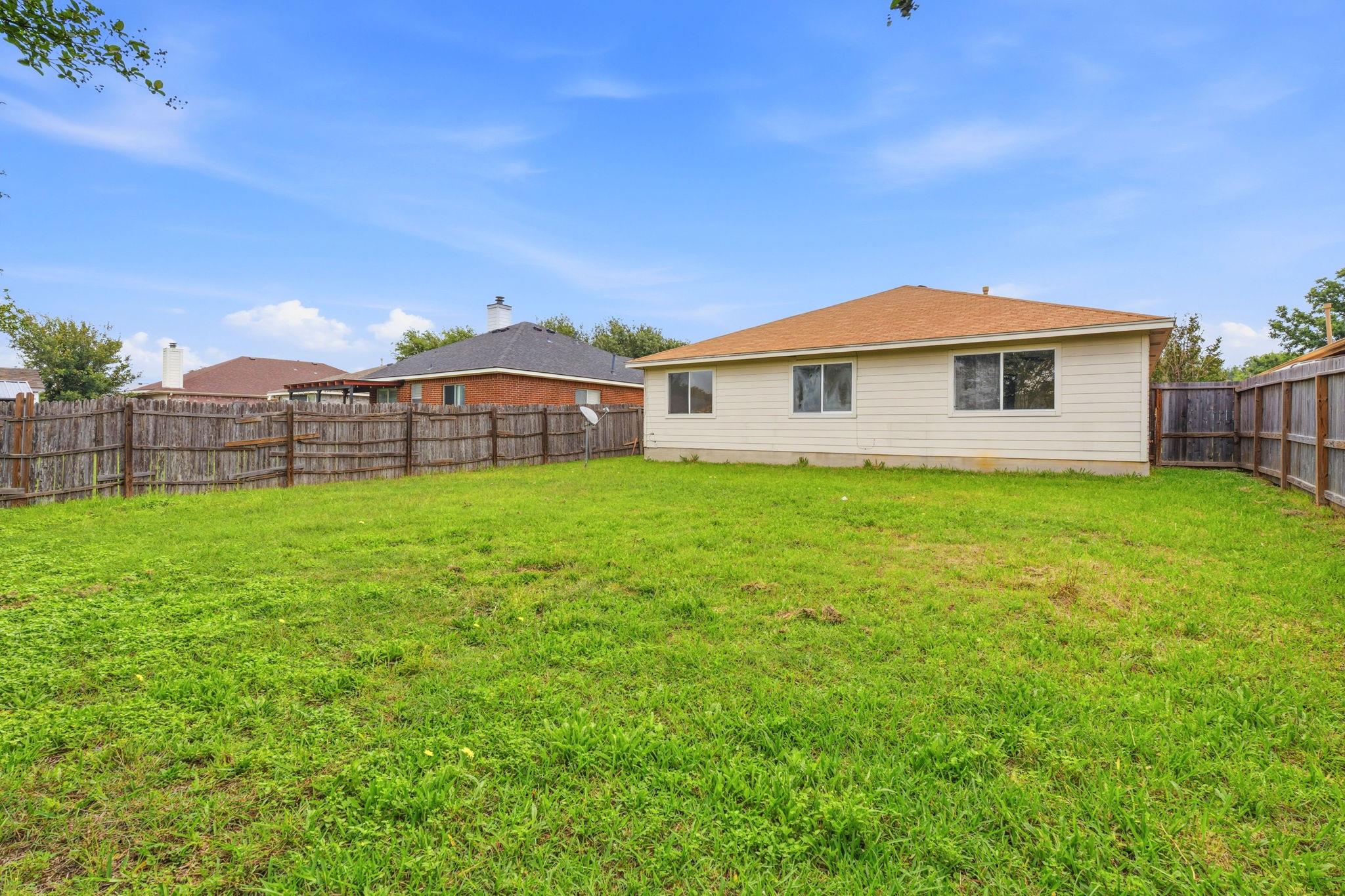 116 Blue Ridge Trl, Elgin, TX 78621