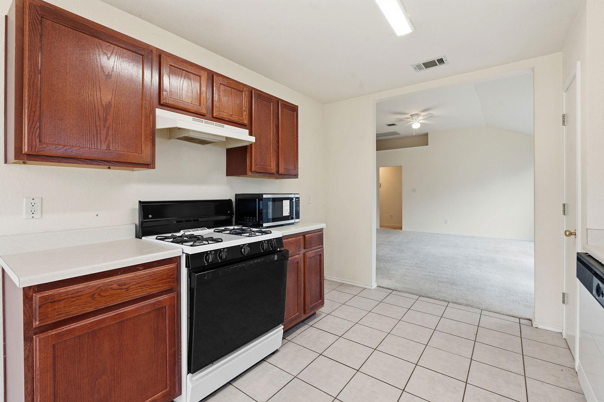 116 Blue Ridge Trl, Elgin, TX 78621