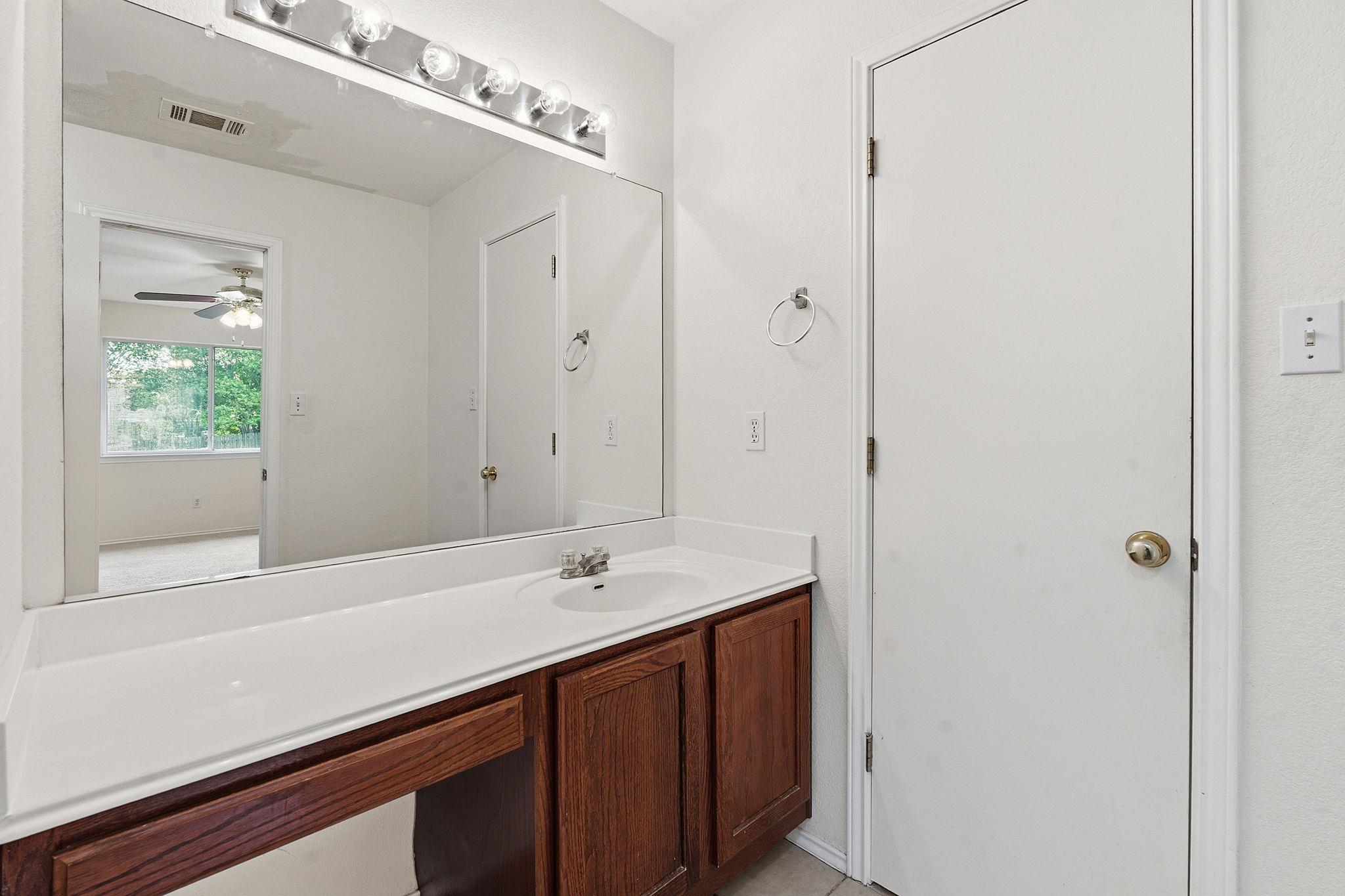 116 Blue Ridge Trl, Elgin, TX 78621