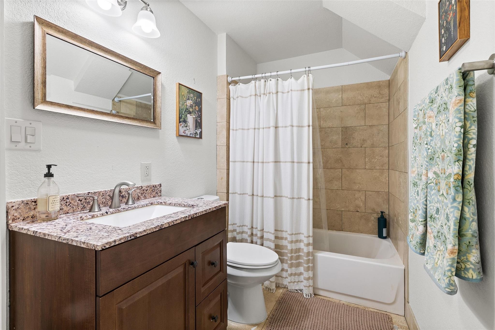 211 Pintail St, Kyle, TX 78640