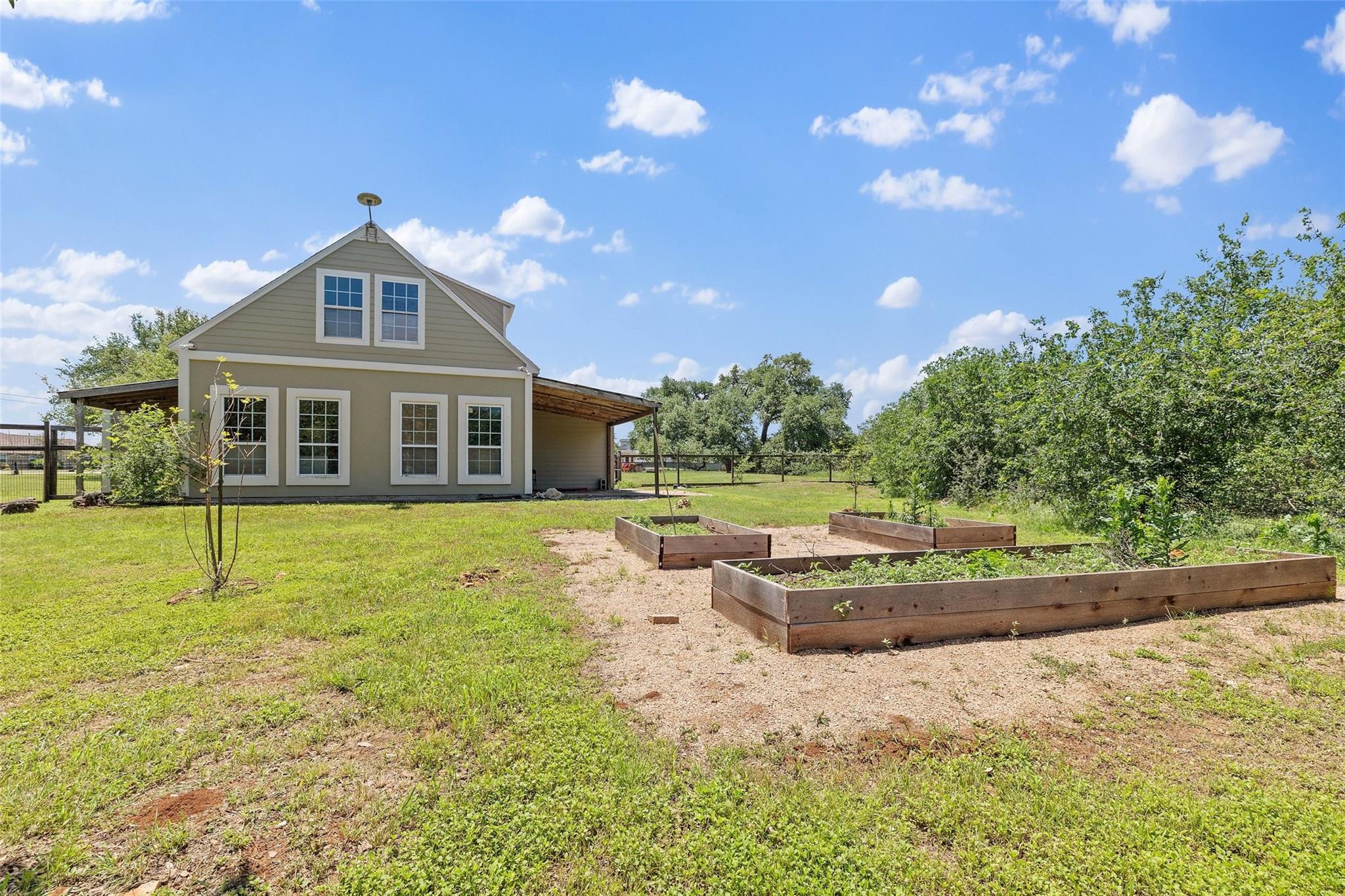 211 Pintail St, Kyle, TX 78640