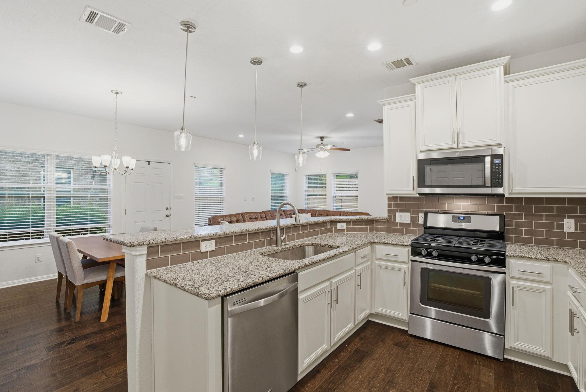 2304 S Lakeline Blvd # 404, Cedar Park, TX 78613