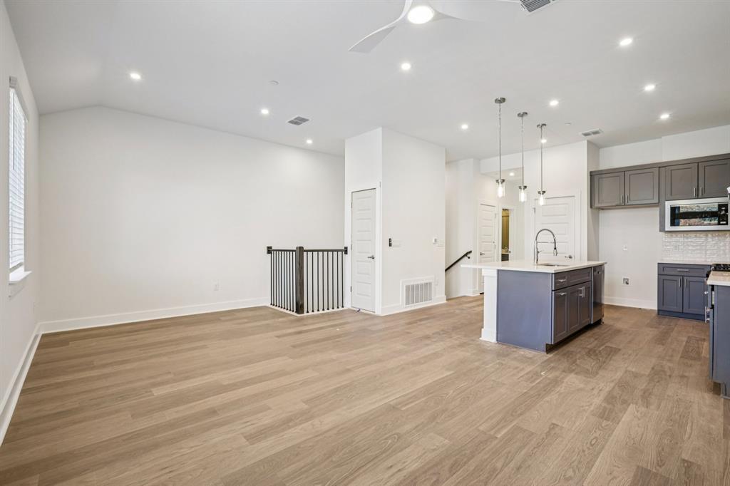 200 W 56th St # 8103, Austin, TX 78751
