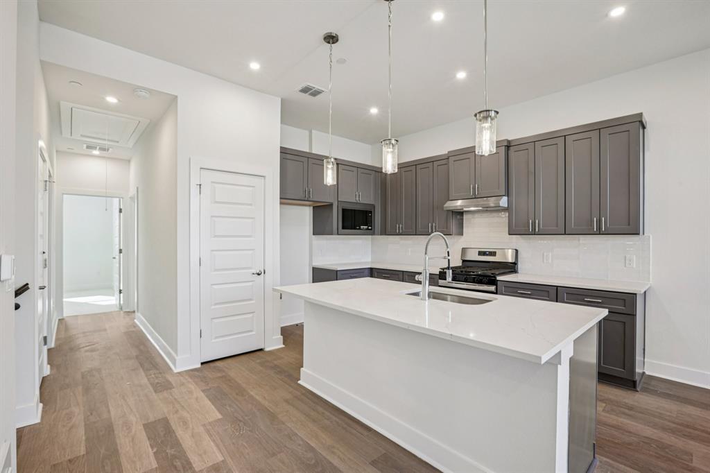 200 W 56th St # 8103, Austin, TX 78751