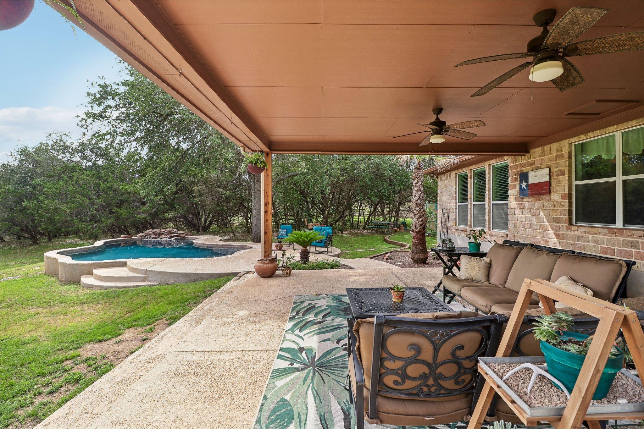 9212 Shady Meadow Dr, Boerne, TX 78006