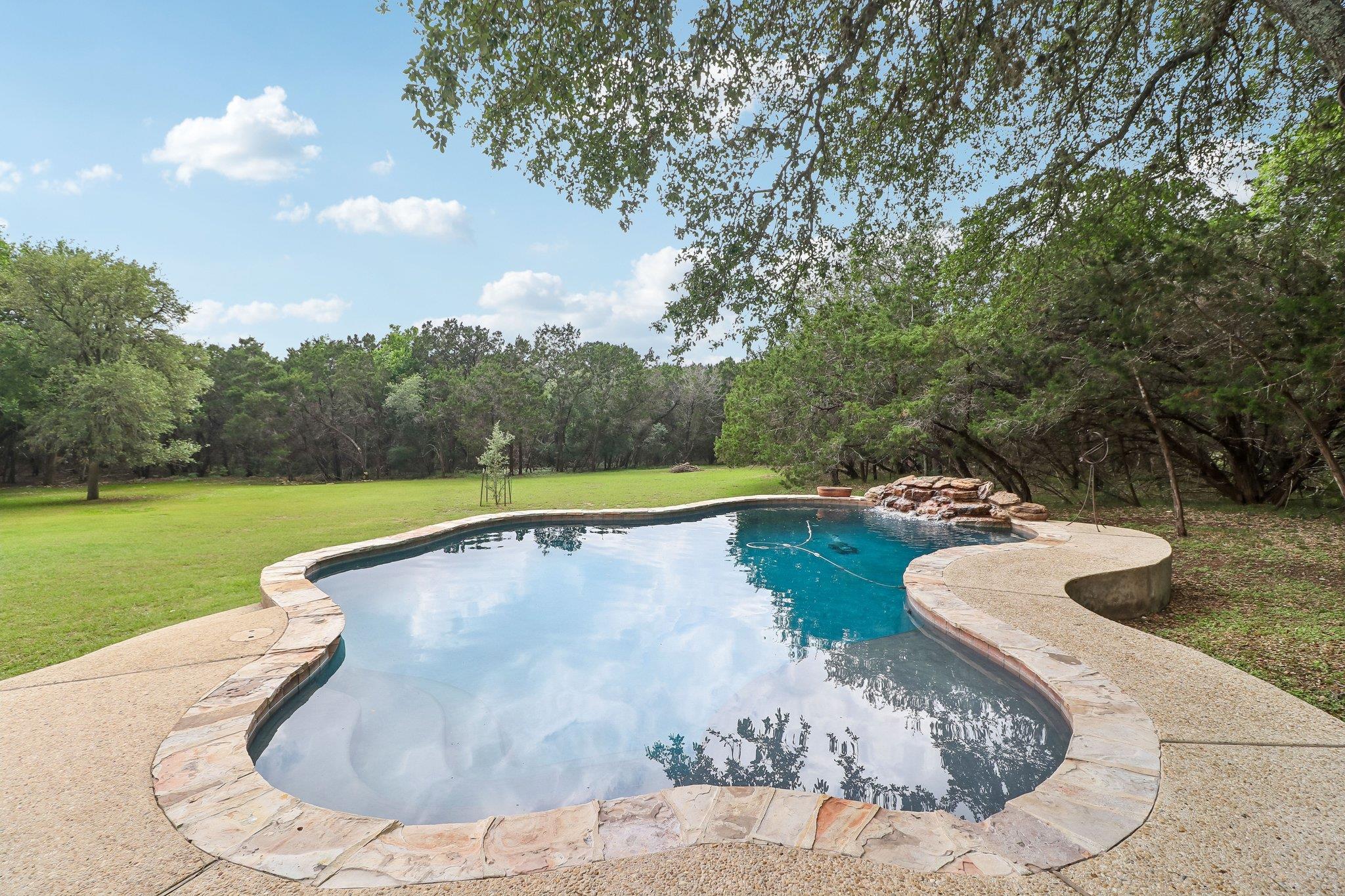 9212 Shady Meadow Dr, Boerne, TX 78006