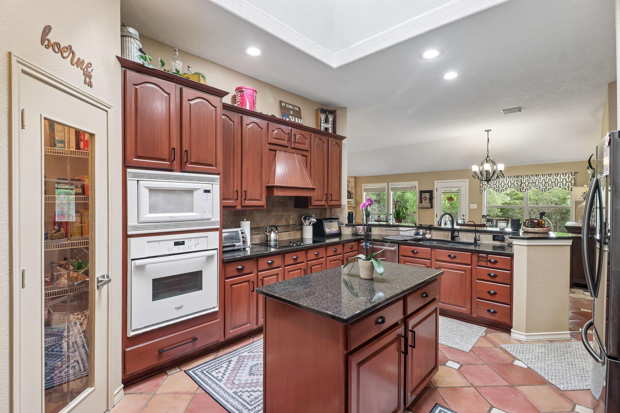9212 Shady Meadow Dr, Boerne, TX 78006