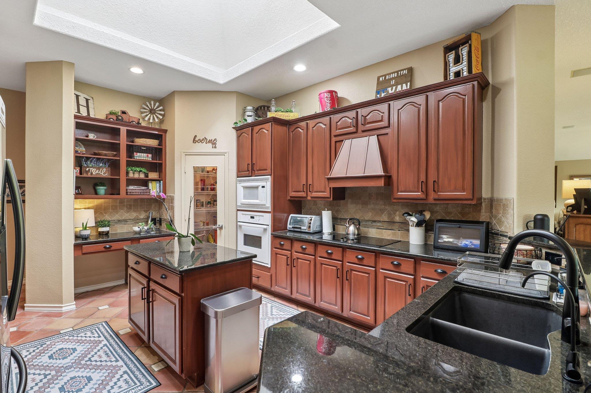 9212 Shady Meadow Dr, Boerne, TX 78006