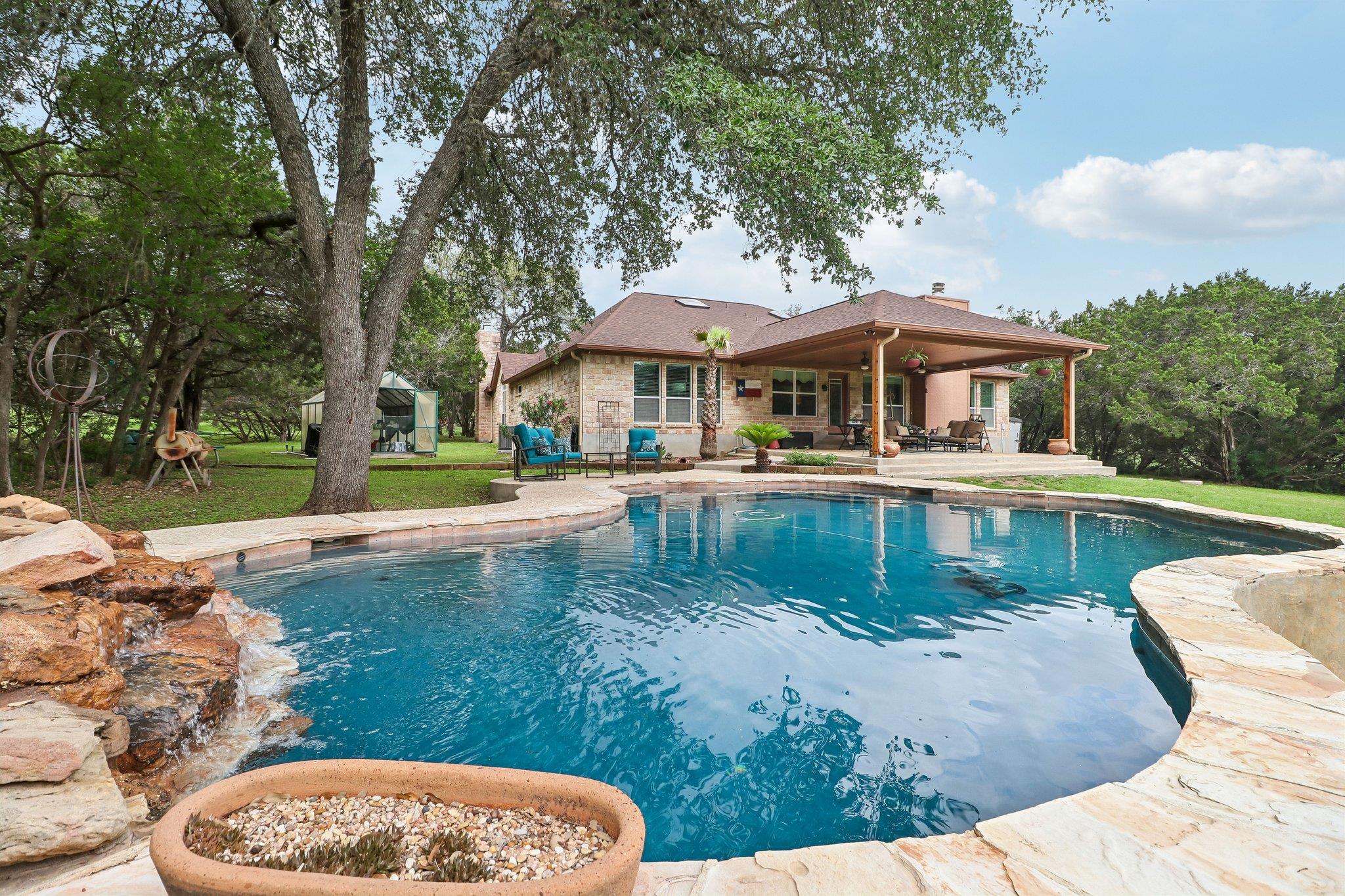 9212 Shady Meadow Dr, Boerne, TX 78006