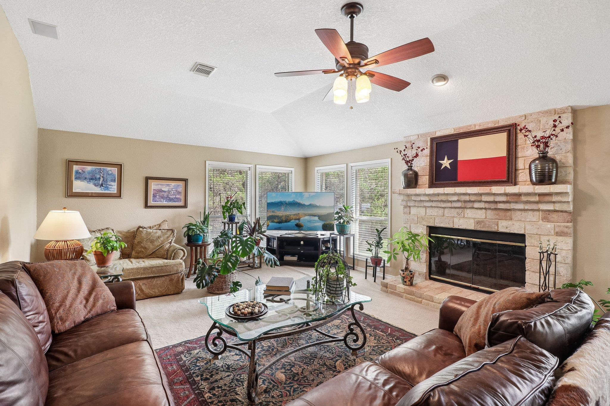 9212 Shady Meadow Dr, Boerne, TX 78006