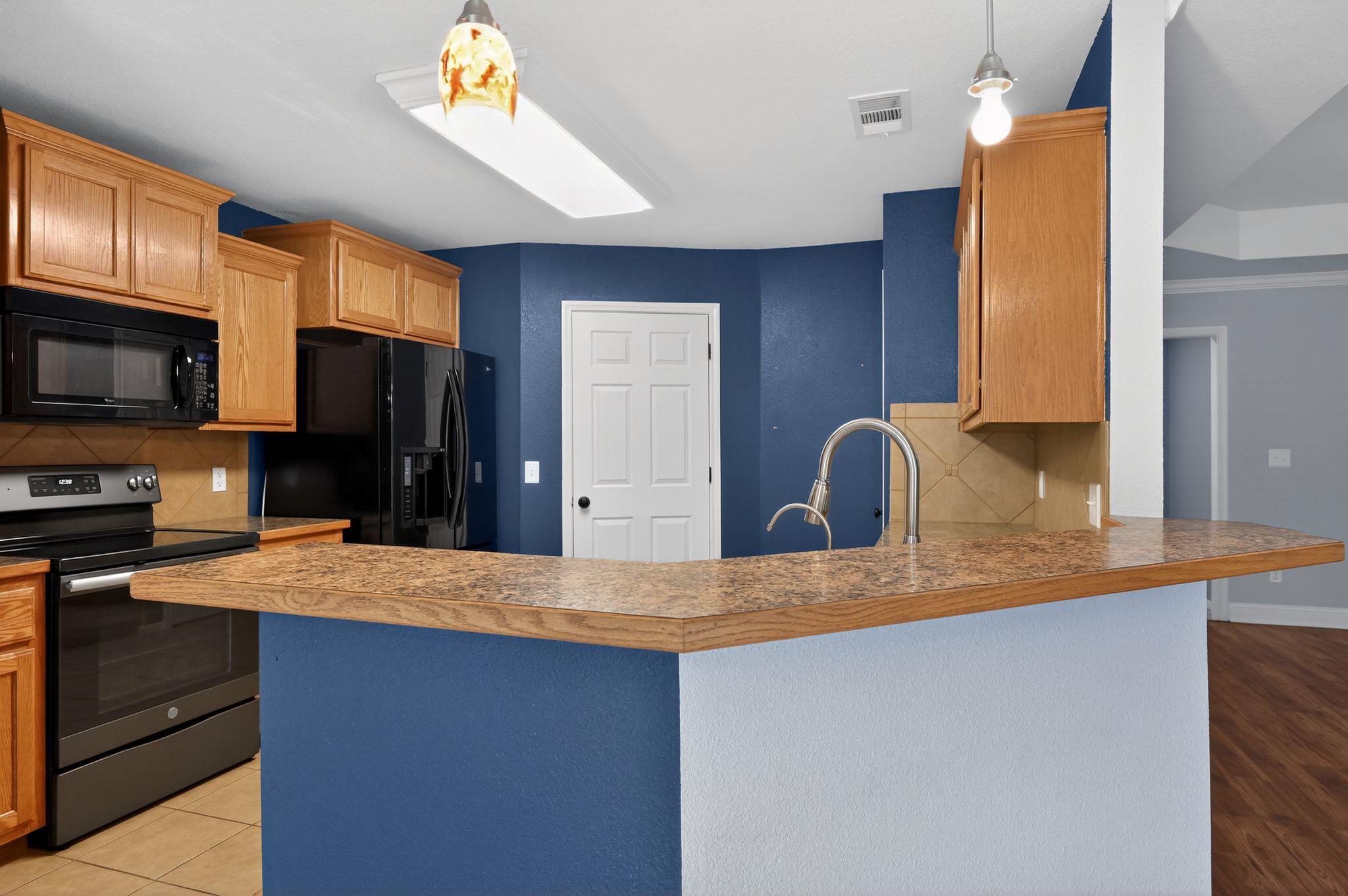 1507 E Johnson St, Burnet, TX 78611