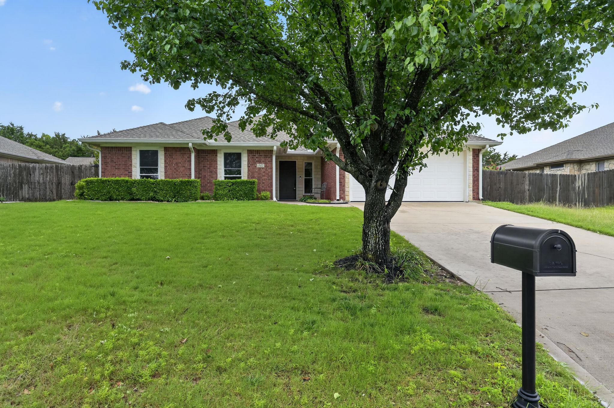 1507 E Johnson St, Burnet, TX 78611