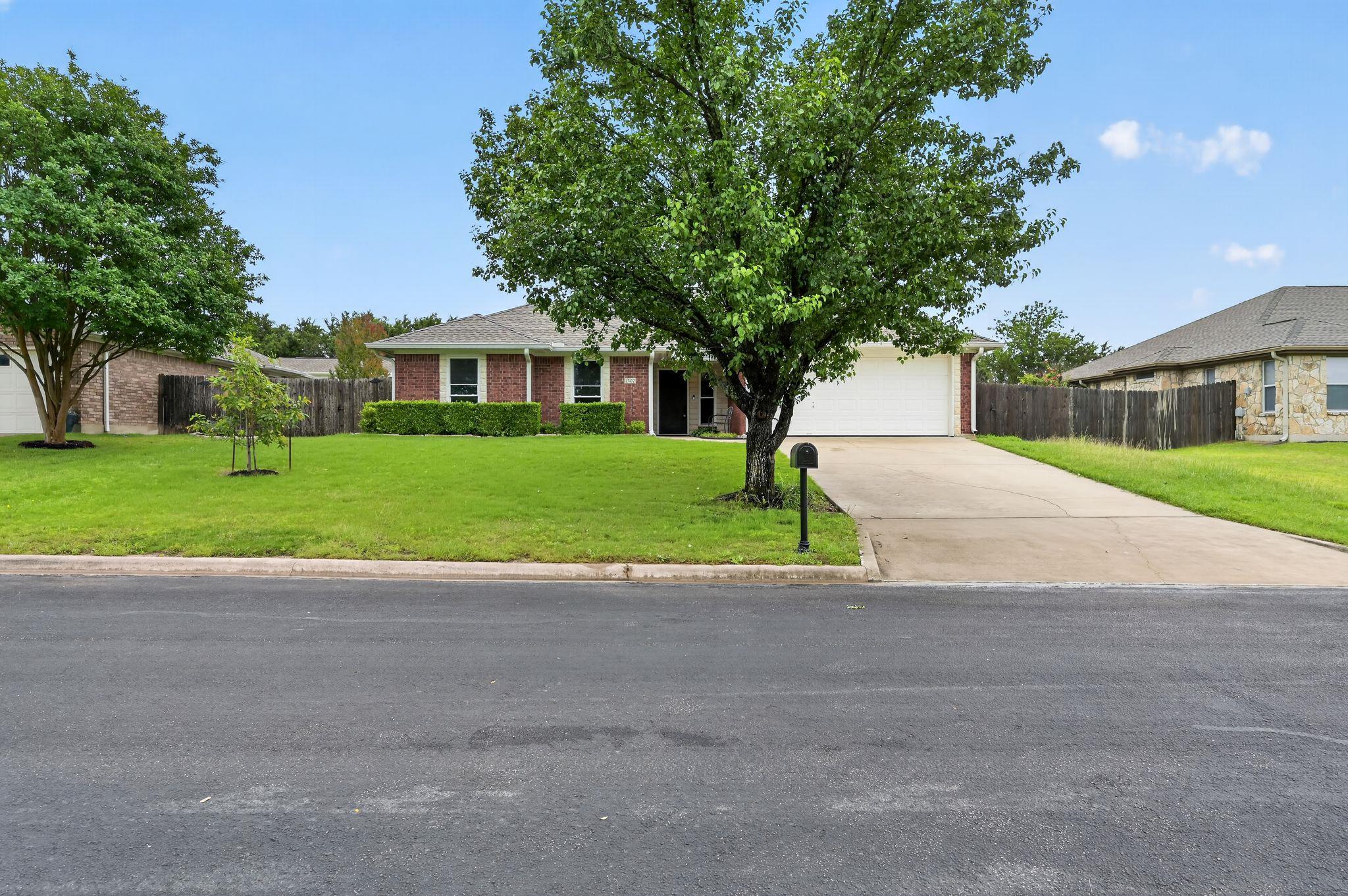 1507 E Johnson St, Burnet, TX 78611