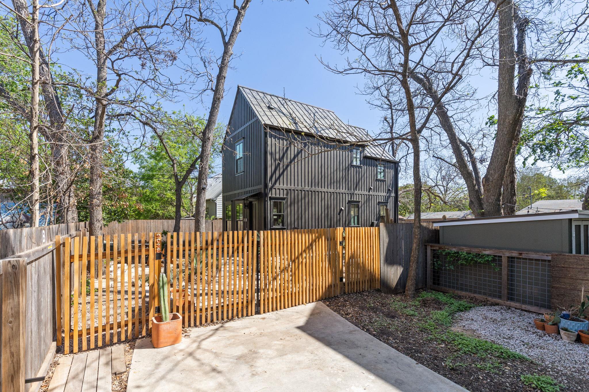 903 Mansell Ave # B, Austin, TX 78702