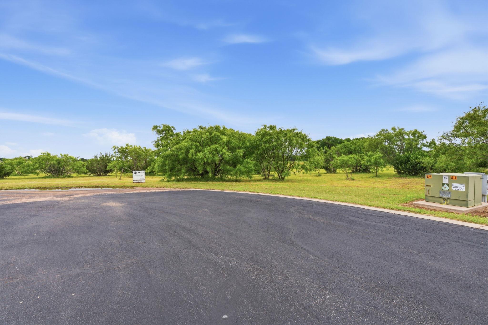 104 Round Up Cir, Burnet, TX 78611