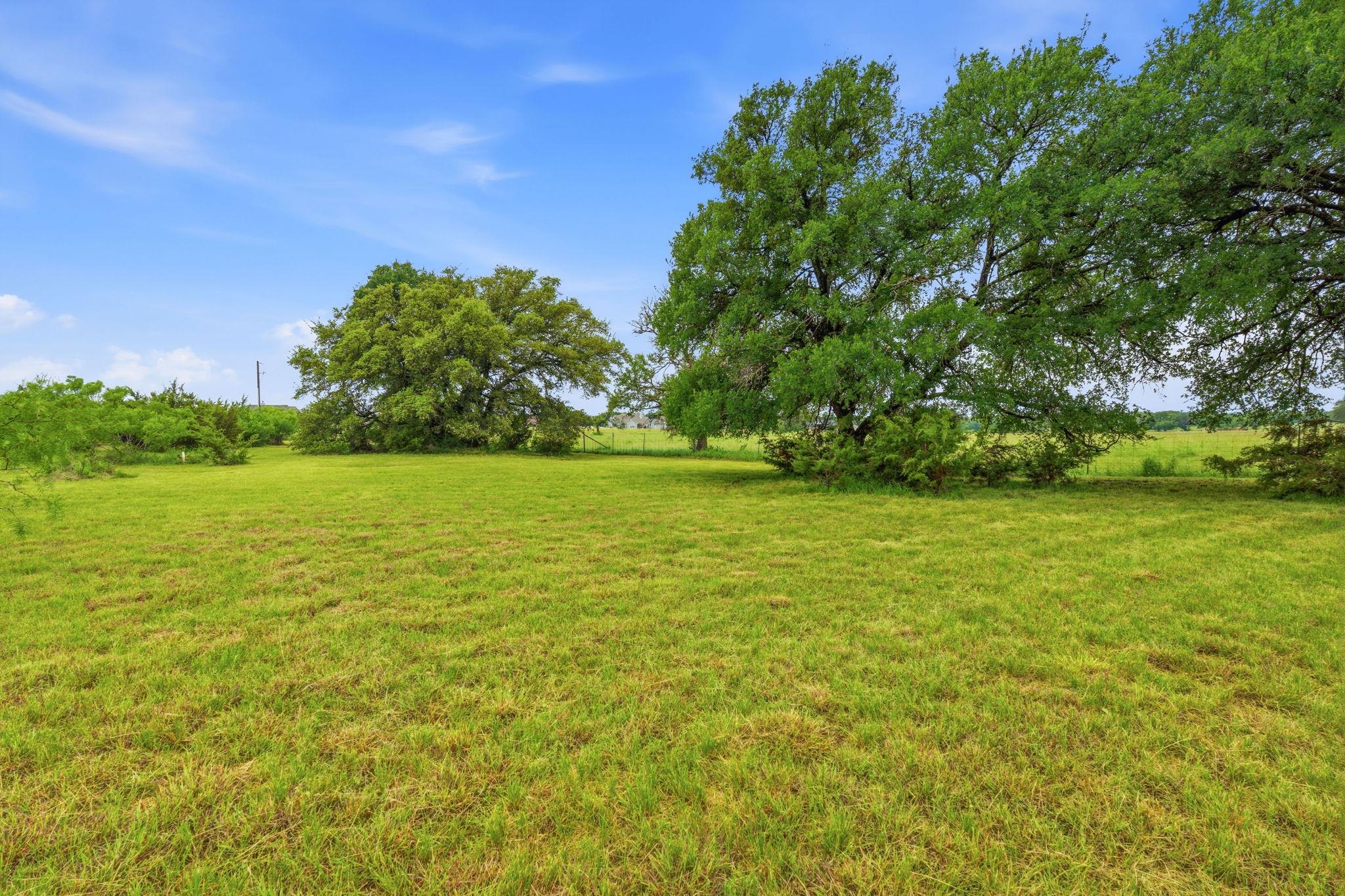 104 Round Up Cir, Burnet, TX 78611