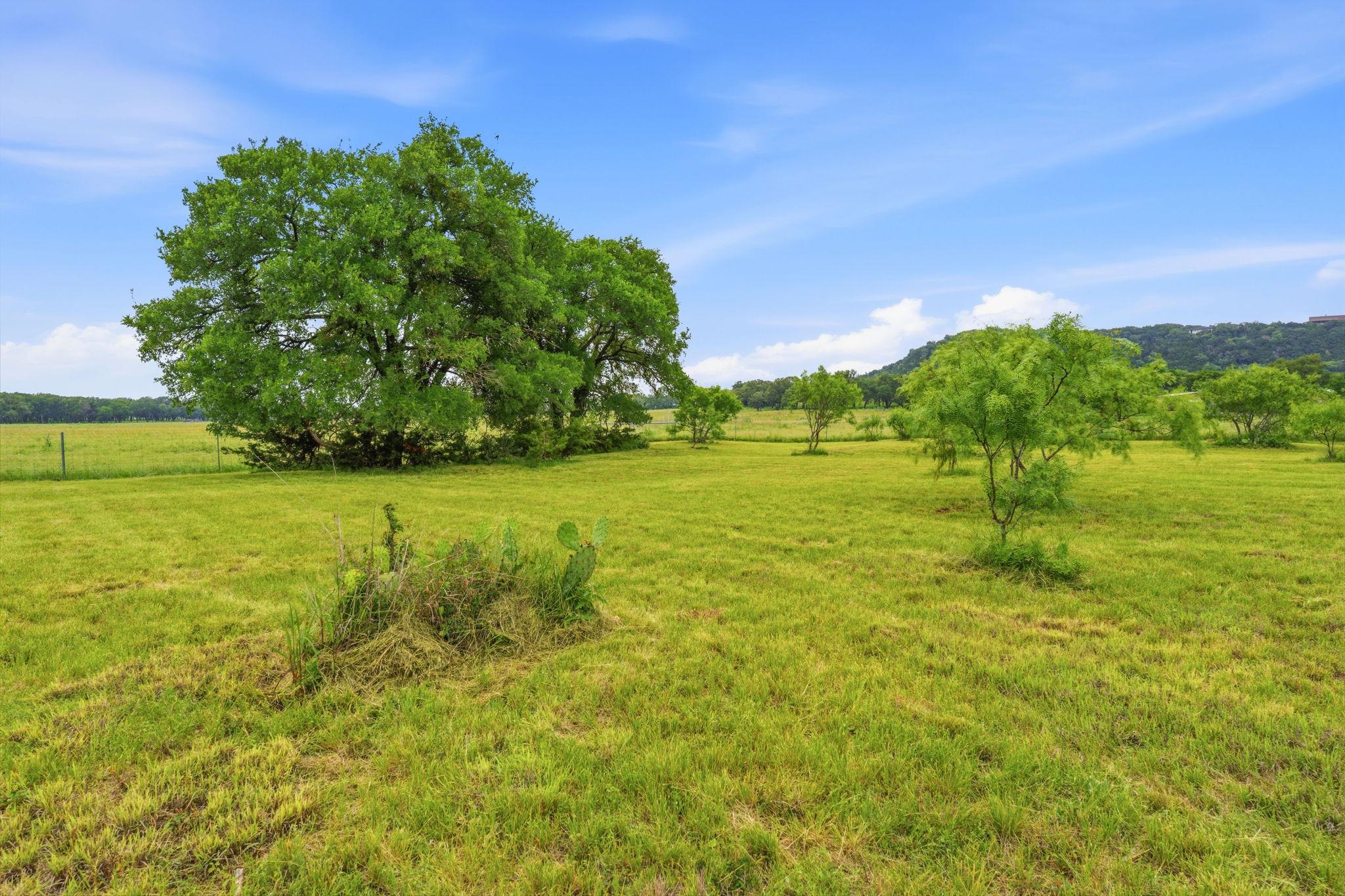 104 Round Up Cir, Burnet, TX 78611