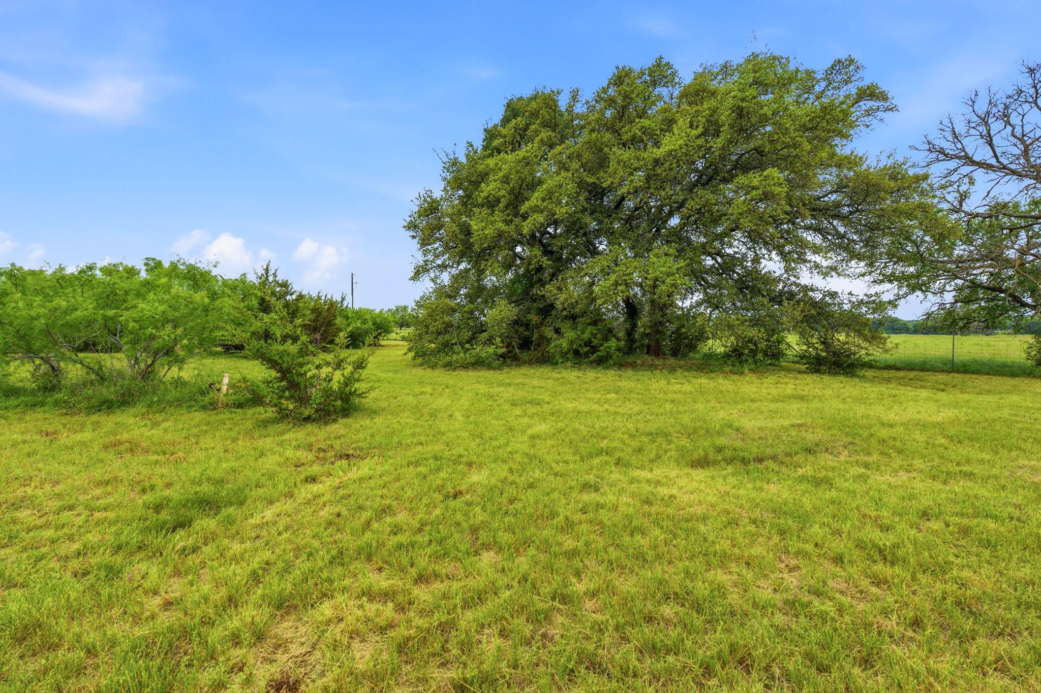 104 Round Up Cir, Burnet, TX 78611