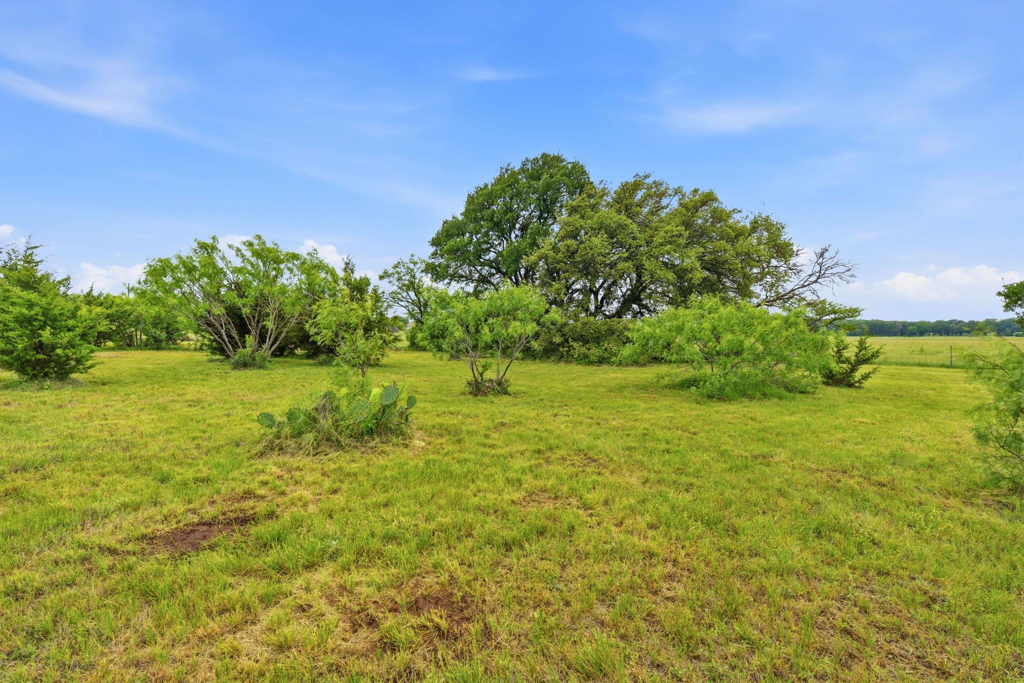 104 Round Up Cir, Burnet, TX 78611