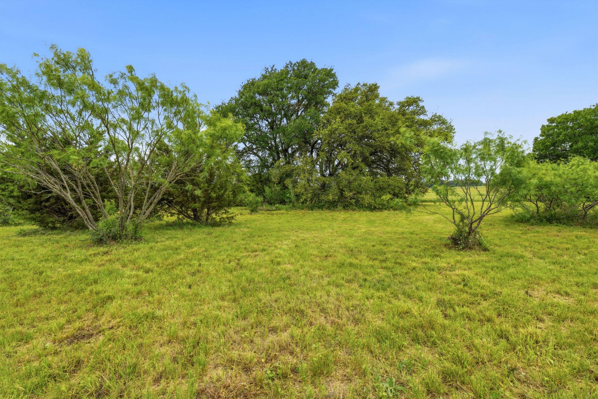 104 Round Up Cir, Burnet, TX 78611