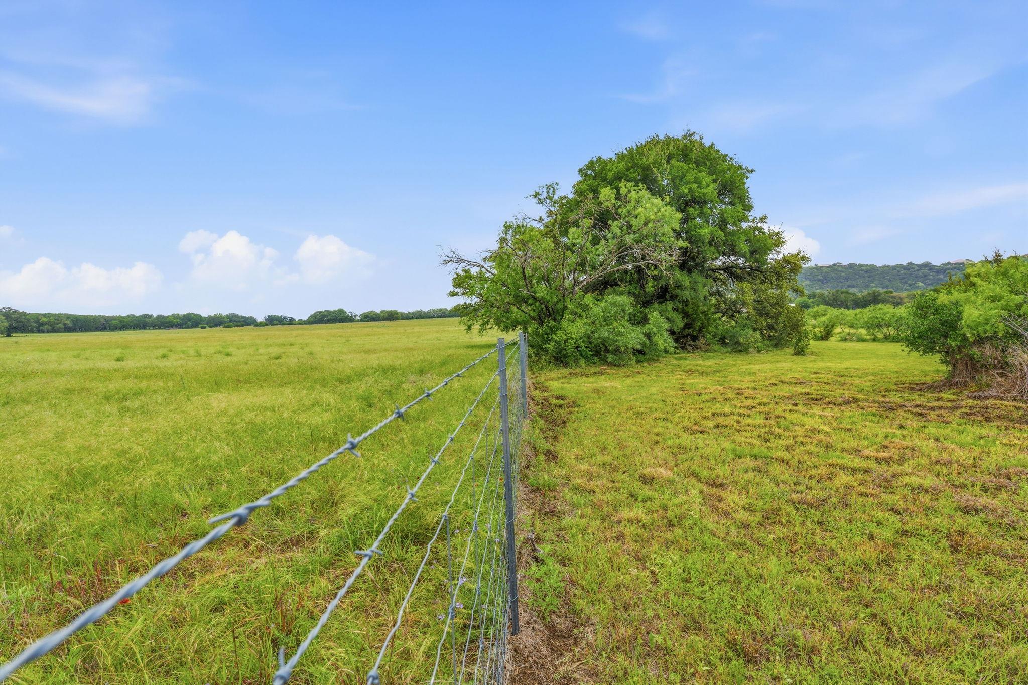 104 Round Up Cir, Burnet, TX 78611