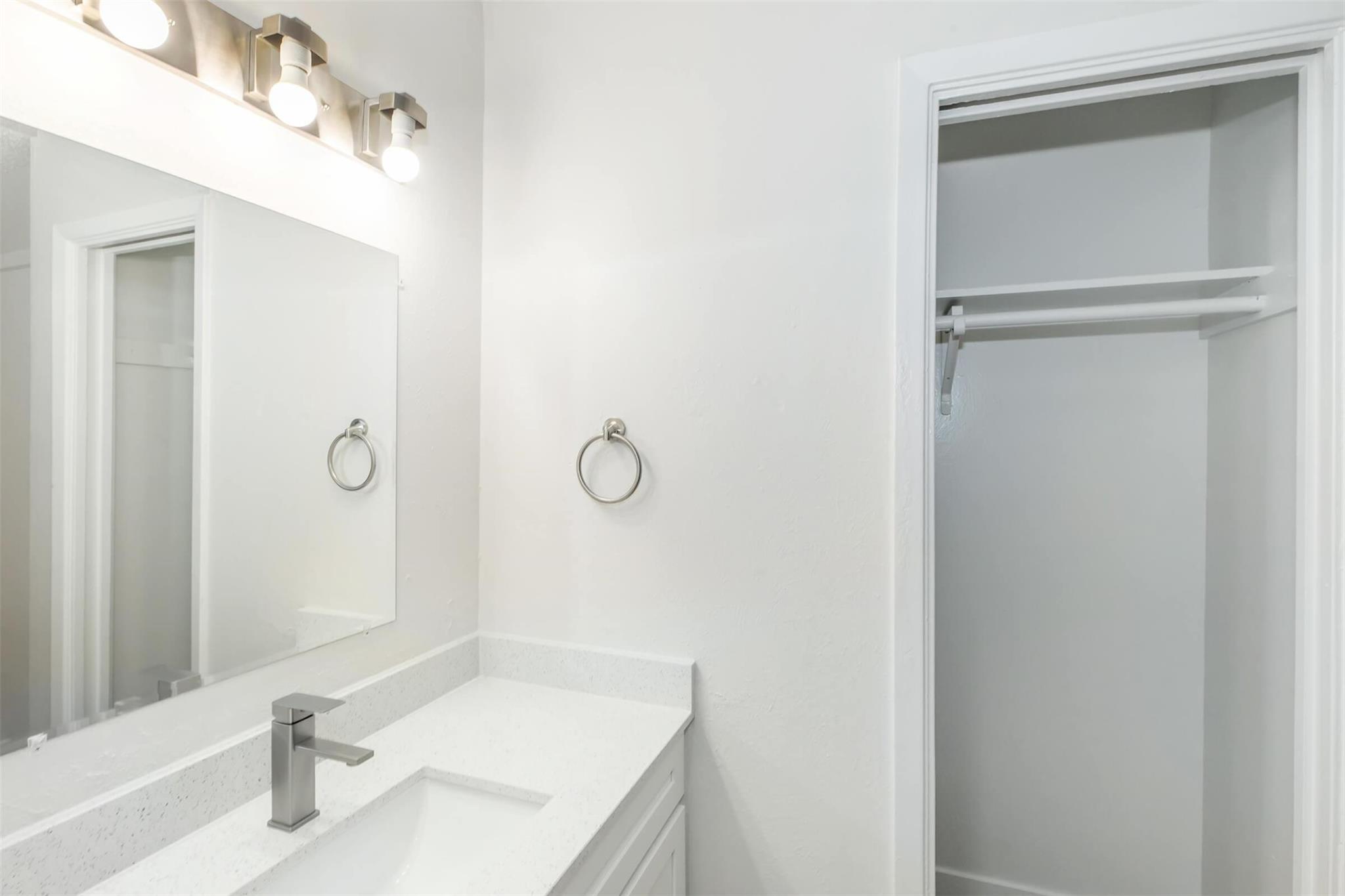 609 E 45th St # 104, Austin, TX 78751