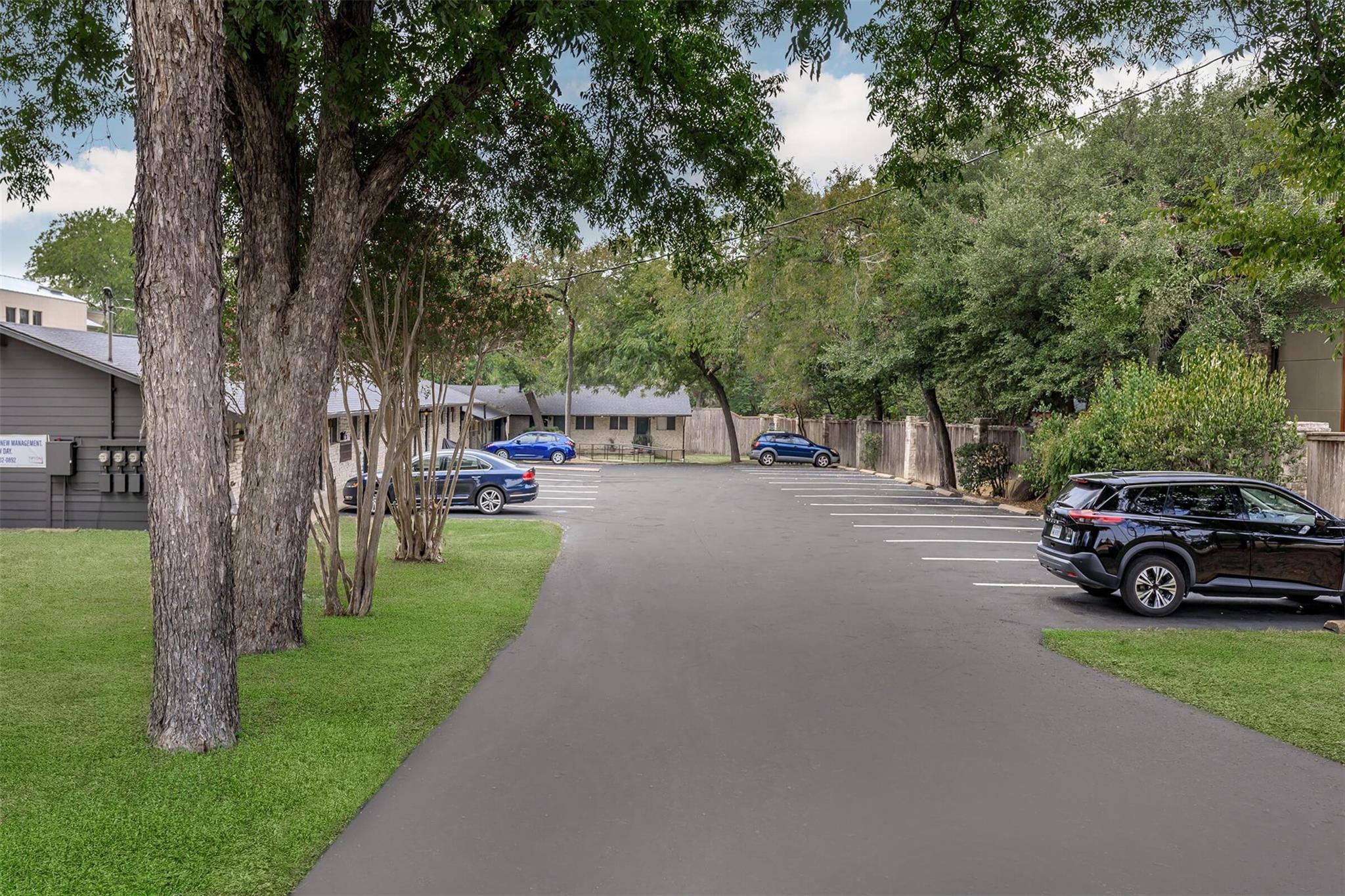 609 E 45th St # 104, Austin, TX 78751